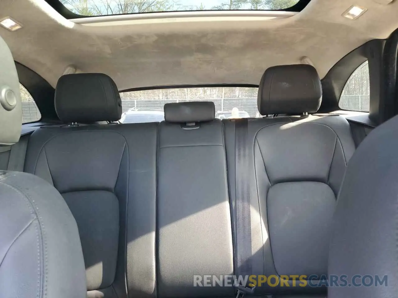 10 Photograph of a damaged car SADCJ2FX2KA396248 JAGUAR F-PACE 2019