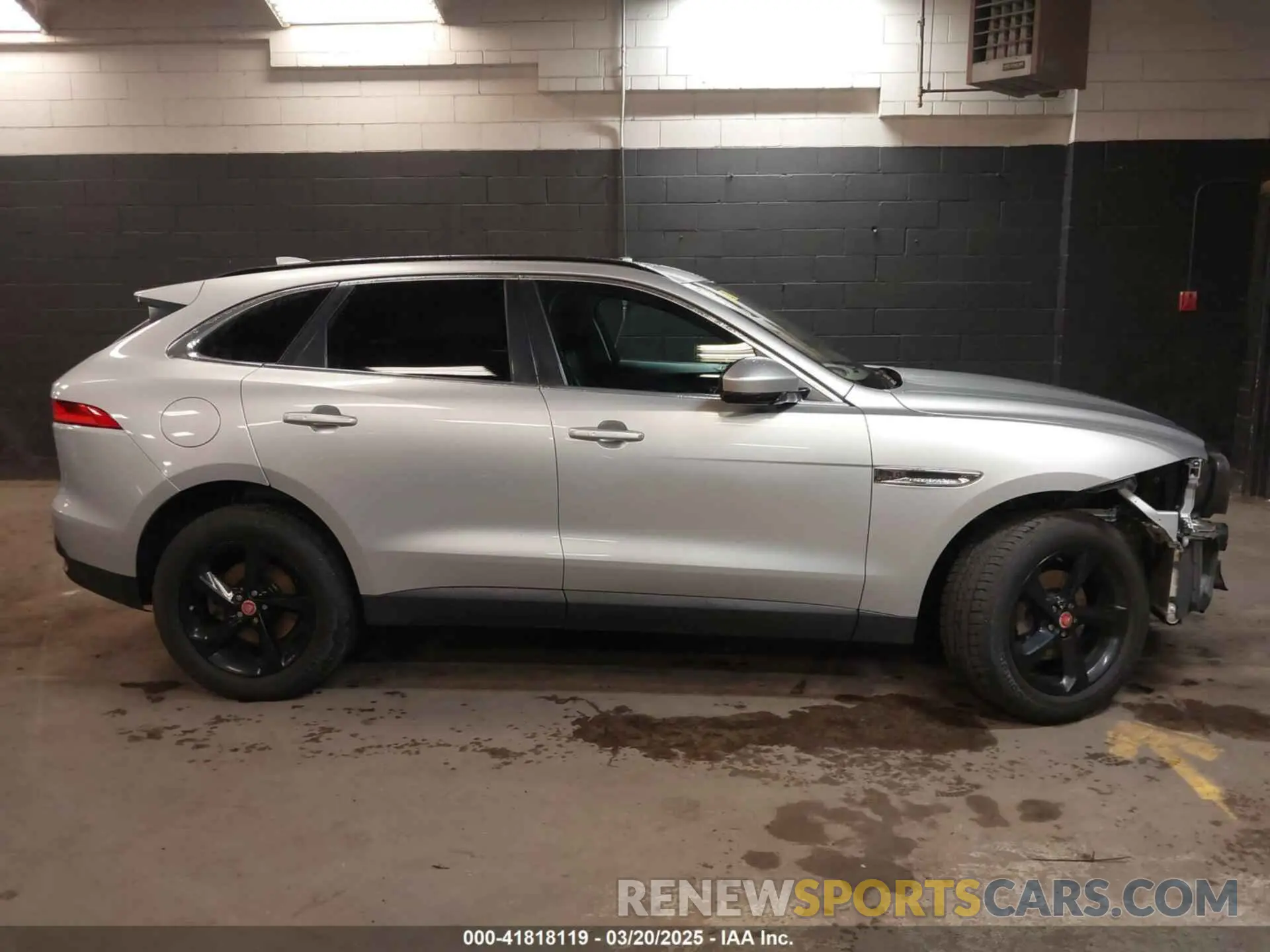 13 Photograph of a damaged car SADCJ2FX2KA610431 JAGUAR F-PACE 2019