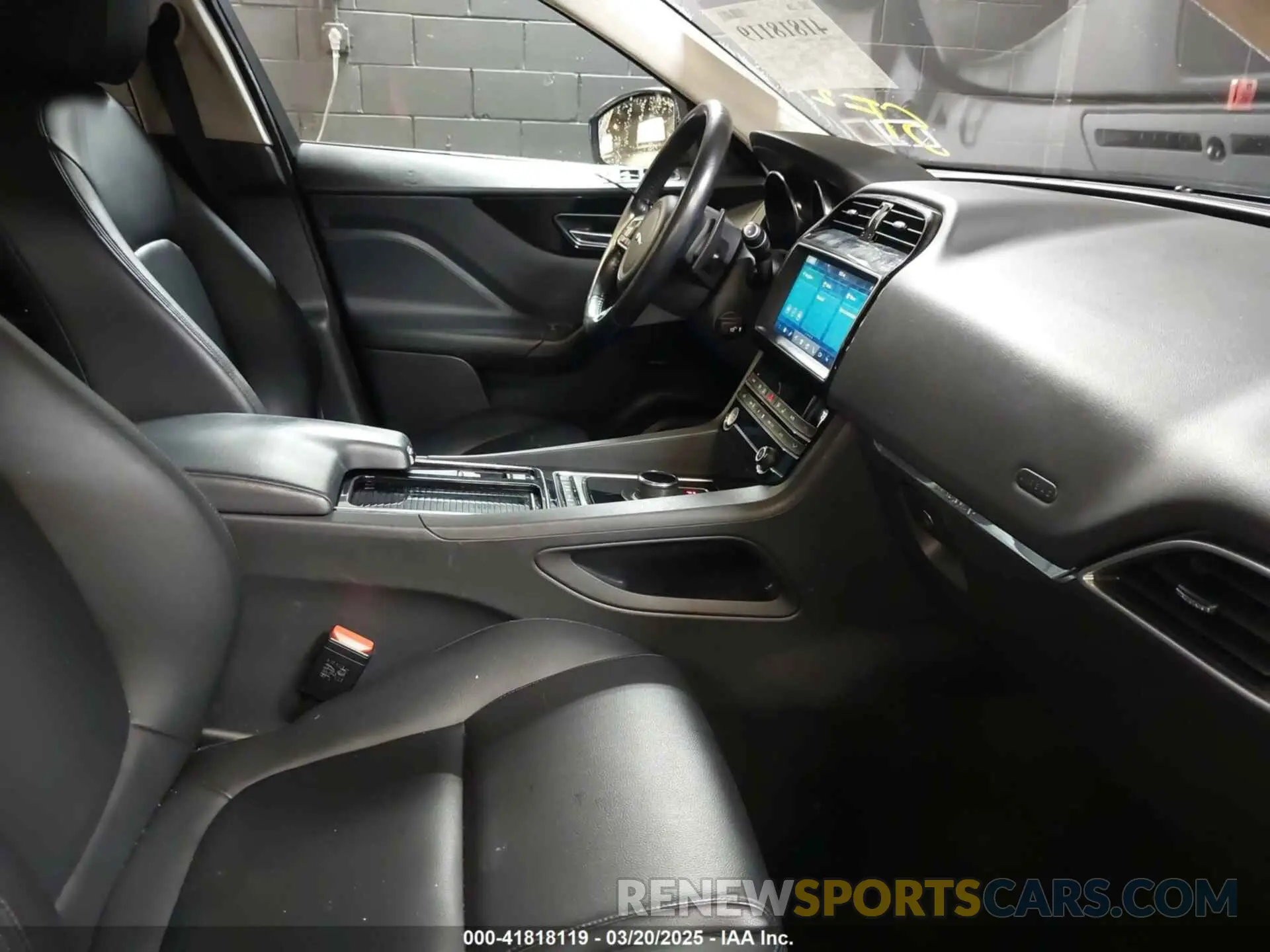 5 Photograph of a damaged car SADCJ2FX2KA610431 JAGUAR F-PACE 2019
