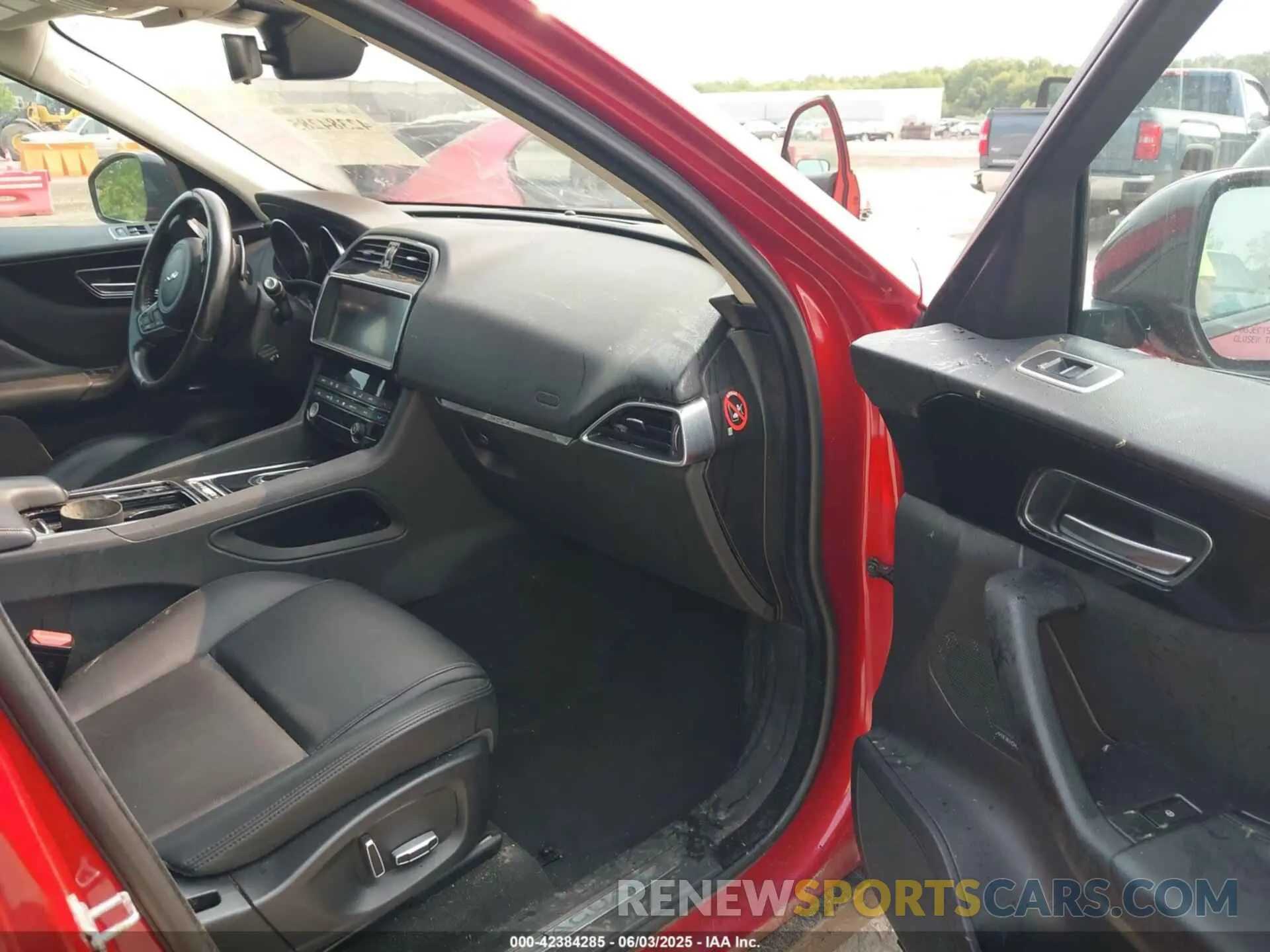 5 Photograph of a damaged car SADCJ2FX4KA354390 JAGUAR F-PACE 2019