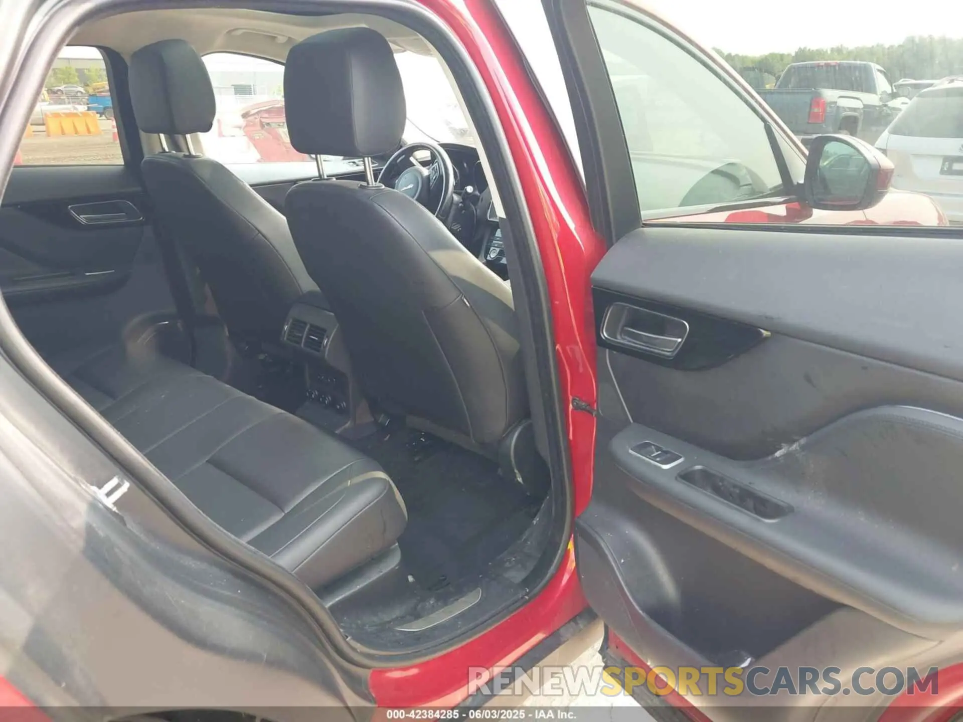 8 Photograph of a damaged car SADCJ2FX4KA354390 JAGUAR F-PACE 2019