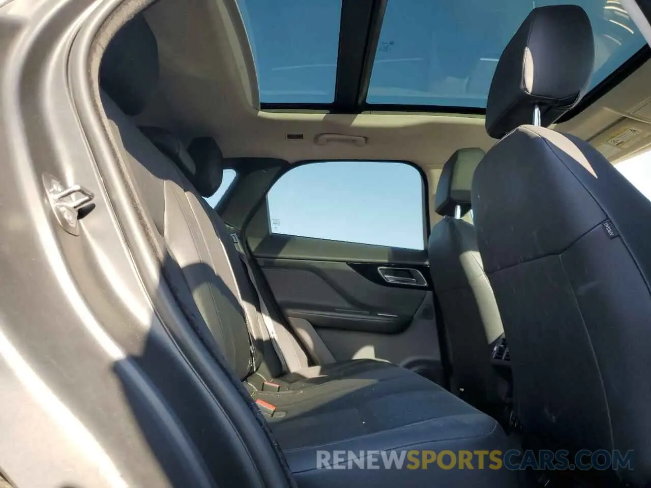 11 Photograph of a damaged car SADCJ2FX4KA361999 JAGUAR F-PACE 2019