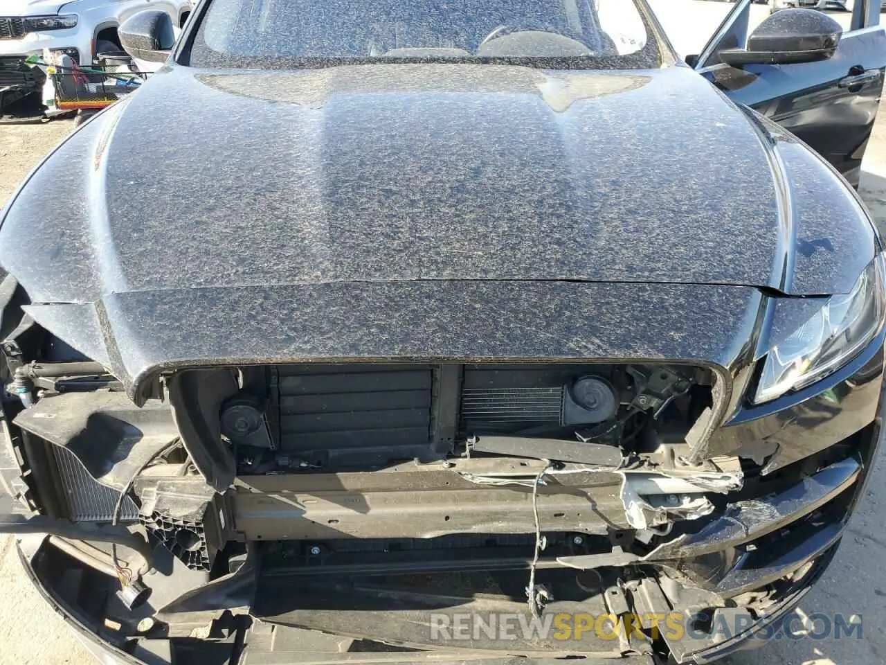 12 Photograph of a damaged car SADCJ2FX4KA361999 JAGUAR F-PACE 2019