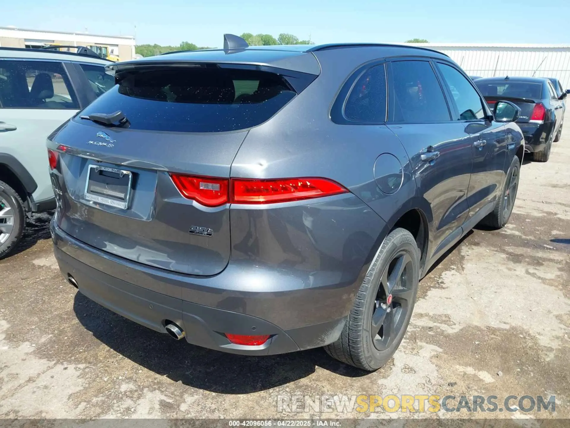 4 Photograph of a damaged car SADCJ2FX4KA395439 JAGUAR F-PACE 2019