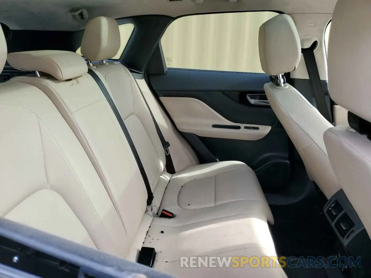 11 Photograph of a damaged car SADCJ2FX4KA608163 JAGUAR F-PACE 2019