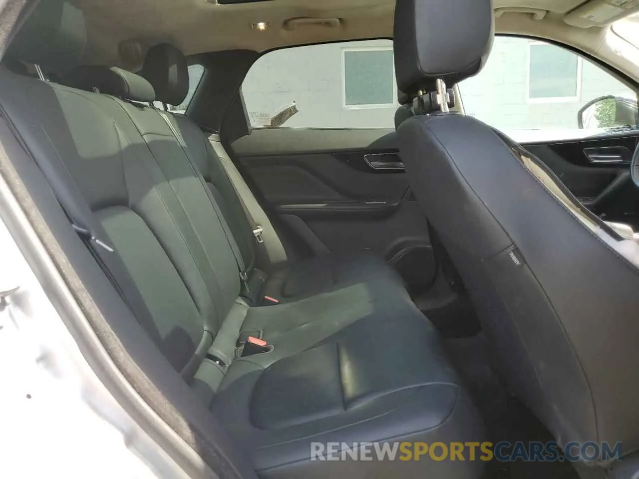 11 Photograph of a damaged car SADCJ2FX5KA355404 JAGUAR F-PACE 2019