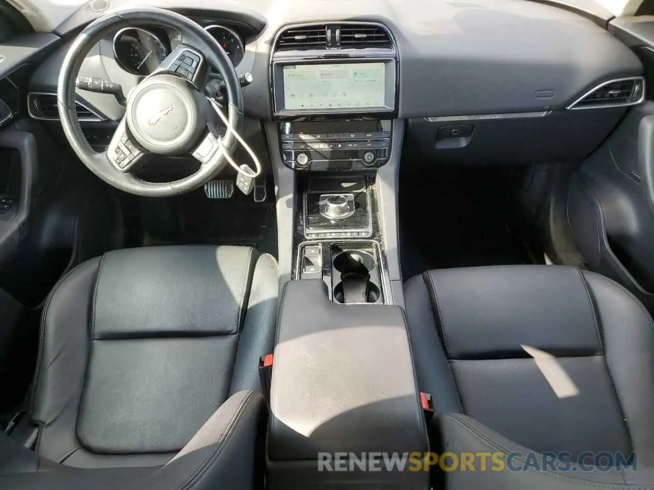 8 Photograph of a damaged car SADCJ2FX5KA392064 JAGUAR F-PACE 2019