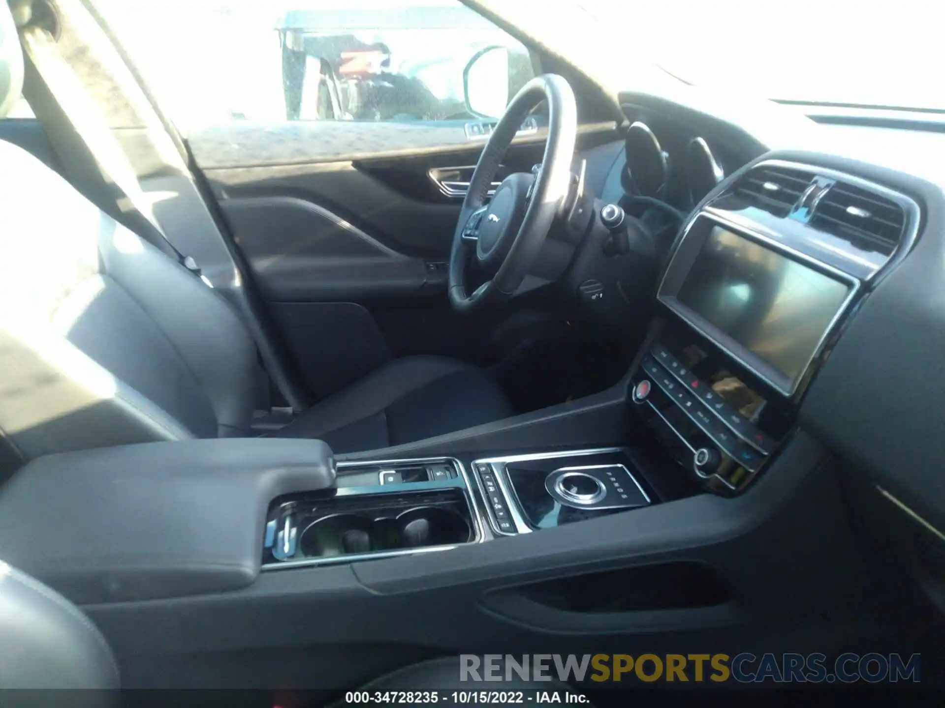 5 Photograph of a damaged car SADCJ2FX5KA611394 JAGUAR F-PACE 2019