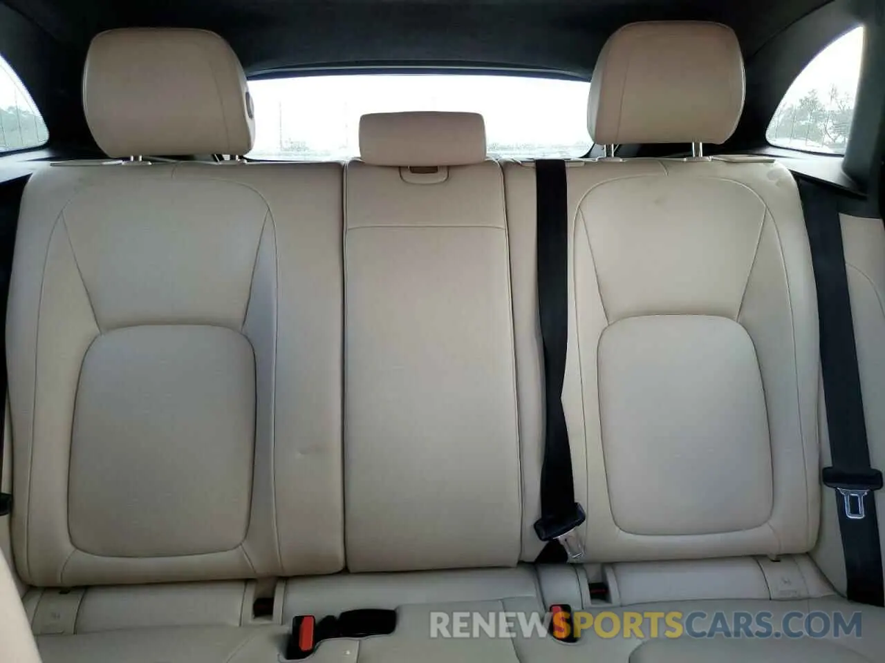 10 Photograph of a damaged car SADCJ2FX5KA611766 JAGUAR F-PACE 2019