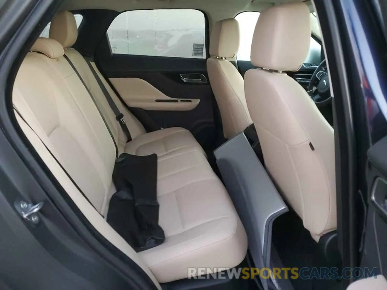 10 Photograph of a damaged car SADCJ2FX7KA396505 JAGUAR F-PACE 2019