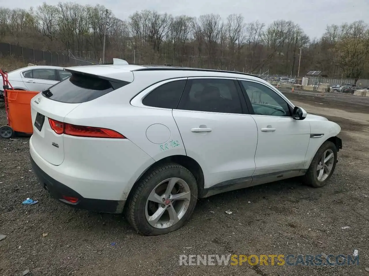 3 Photograph of a damaged car SADCJ2FX8KA366087 JAGUAR F-PACE 2019