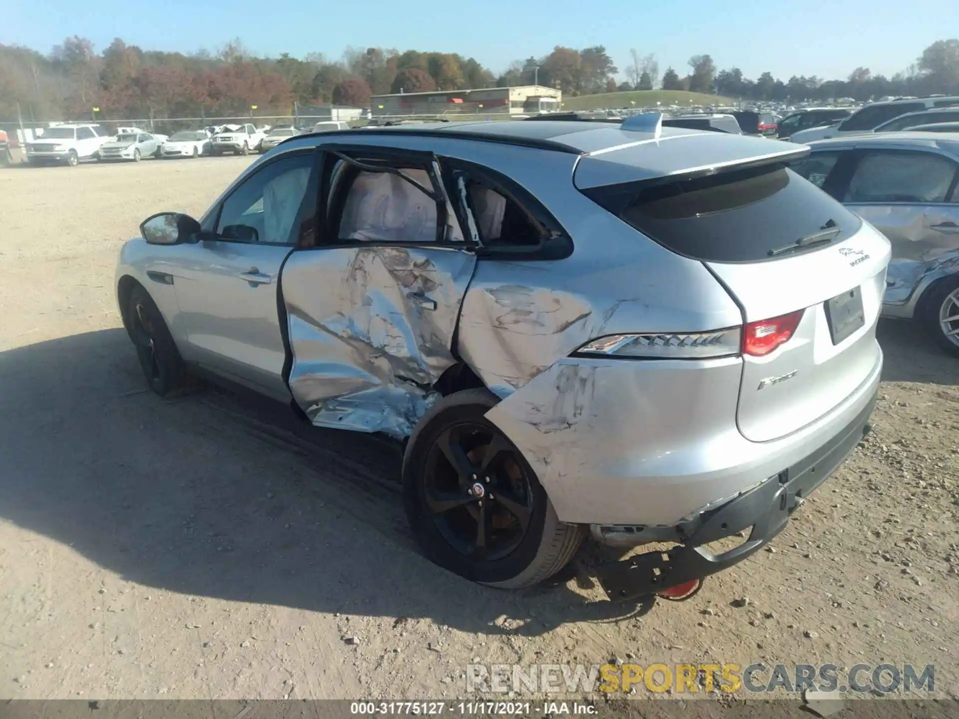 3 Photograph of a damaged car SADCJ2FX8KA609493 JAGUAR F-PACE 2019