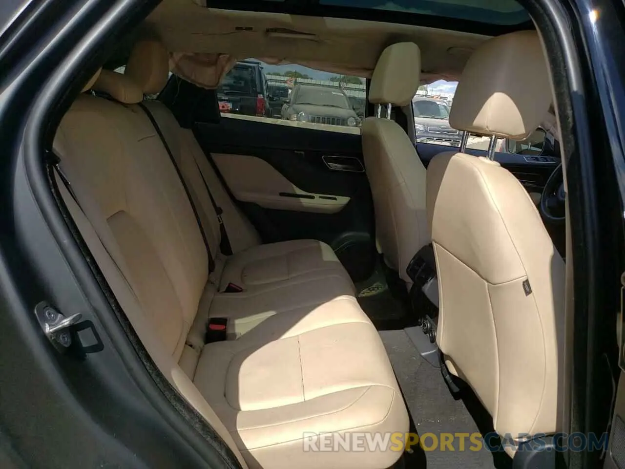11 Photograph of a damaged car SADCJ2FX9KA395436 JAGUAR F-PACE 2019