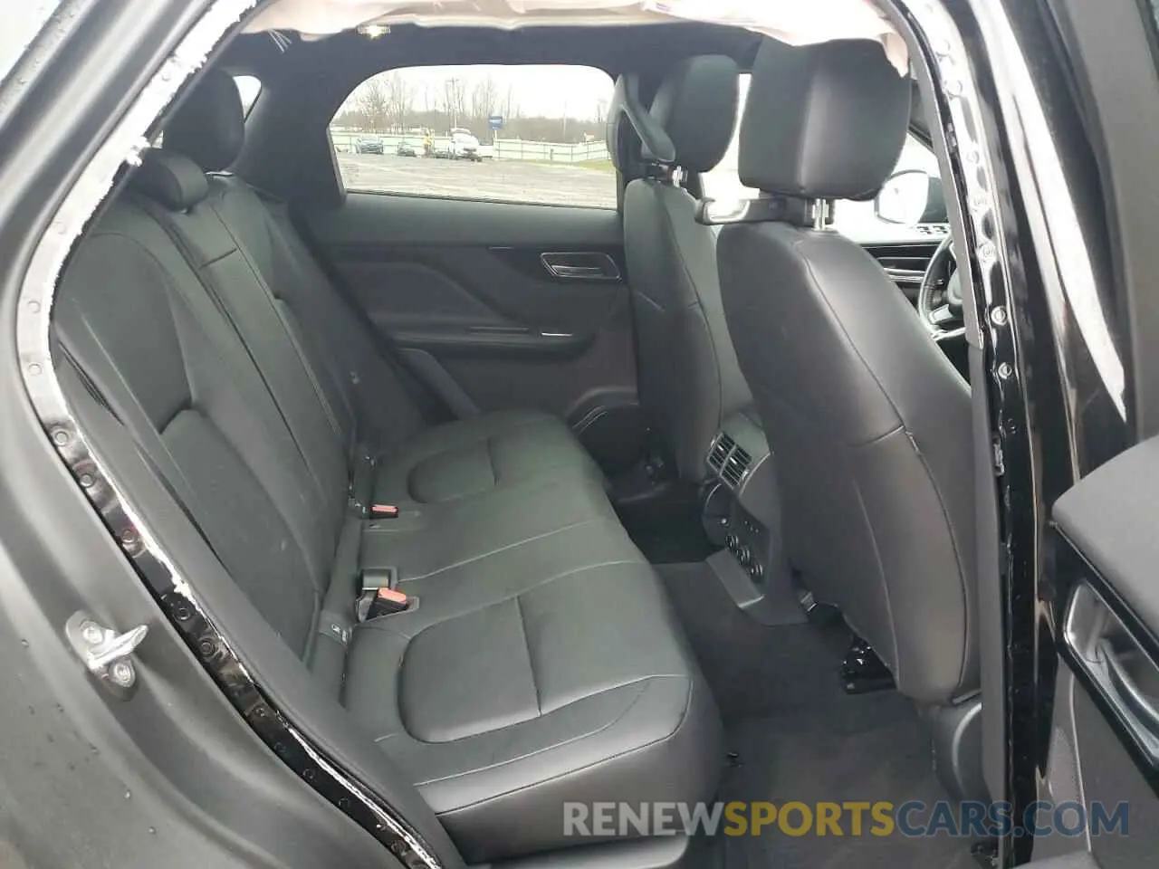 11 Photograph of a damaged car SADCJ2FXXKA367127 JAGUAR F-PACE 2019