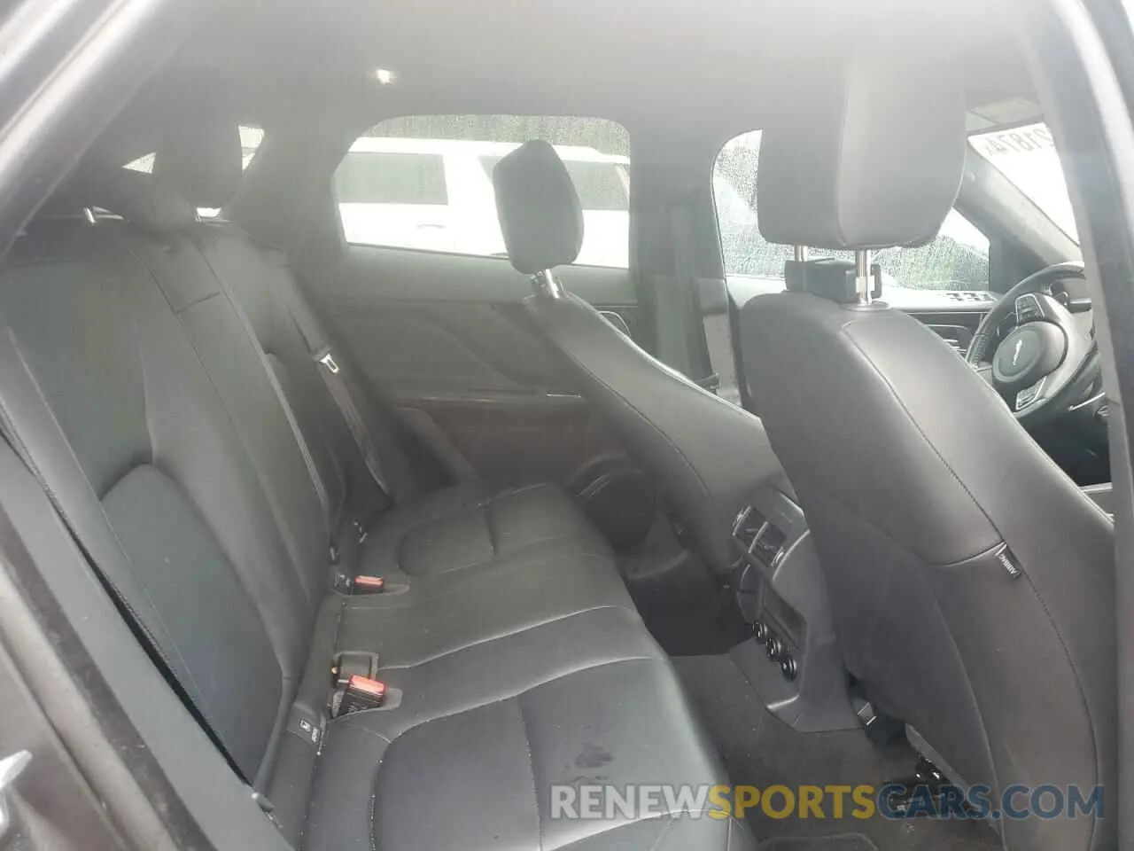 11 Photograph of a damaged car SADCJ2FXXKA609480 JAGUAR F-PACE 2019