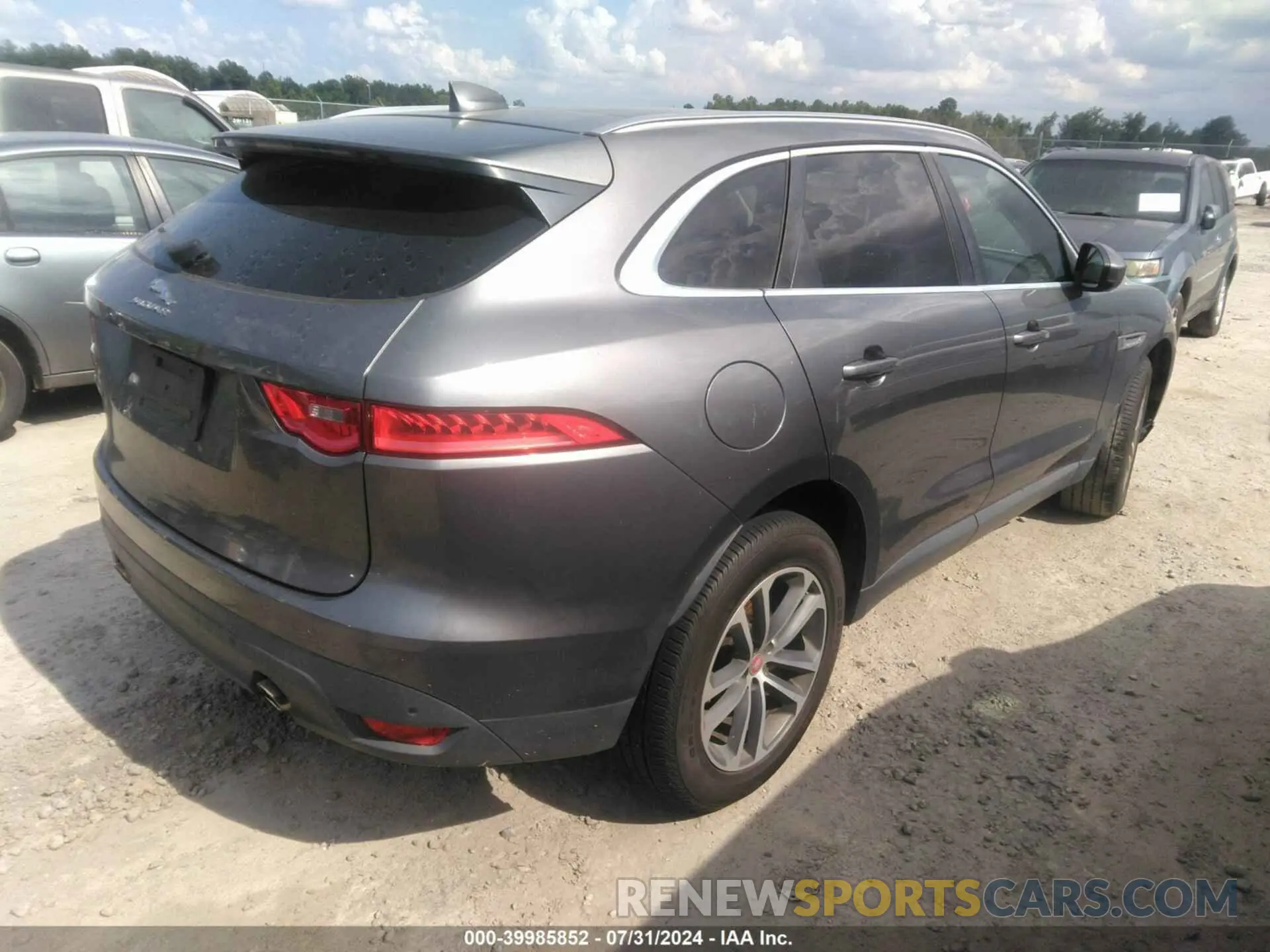 4 Photograph of a damaged car SADCJ2FXXKA610855 JAGUAR F-PACE 2019