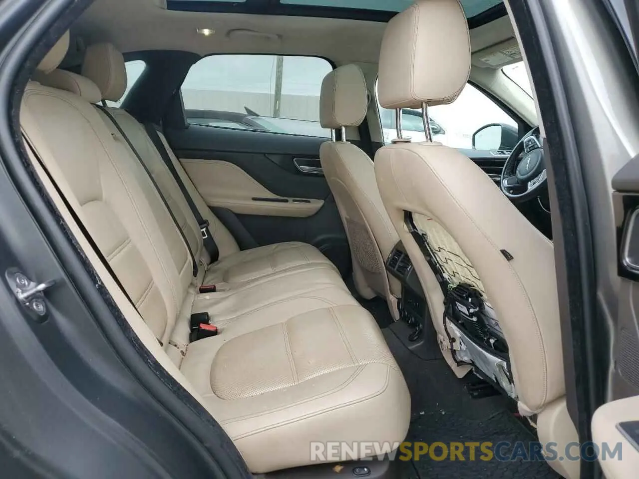11 Photograph of a damaged car SADCK2FX0KA367828 JAGUAR F-PACE 2019