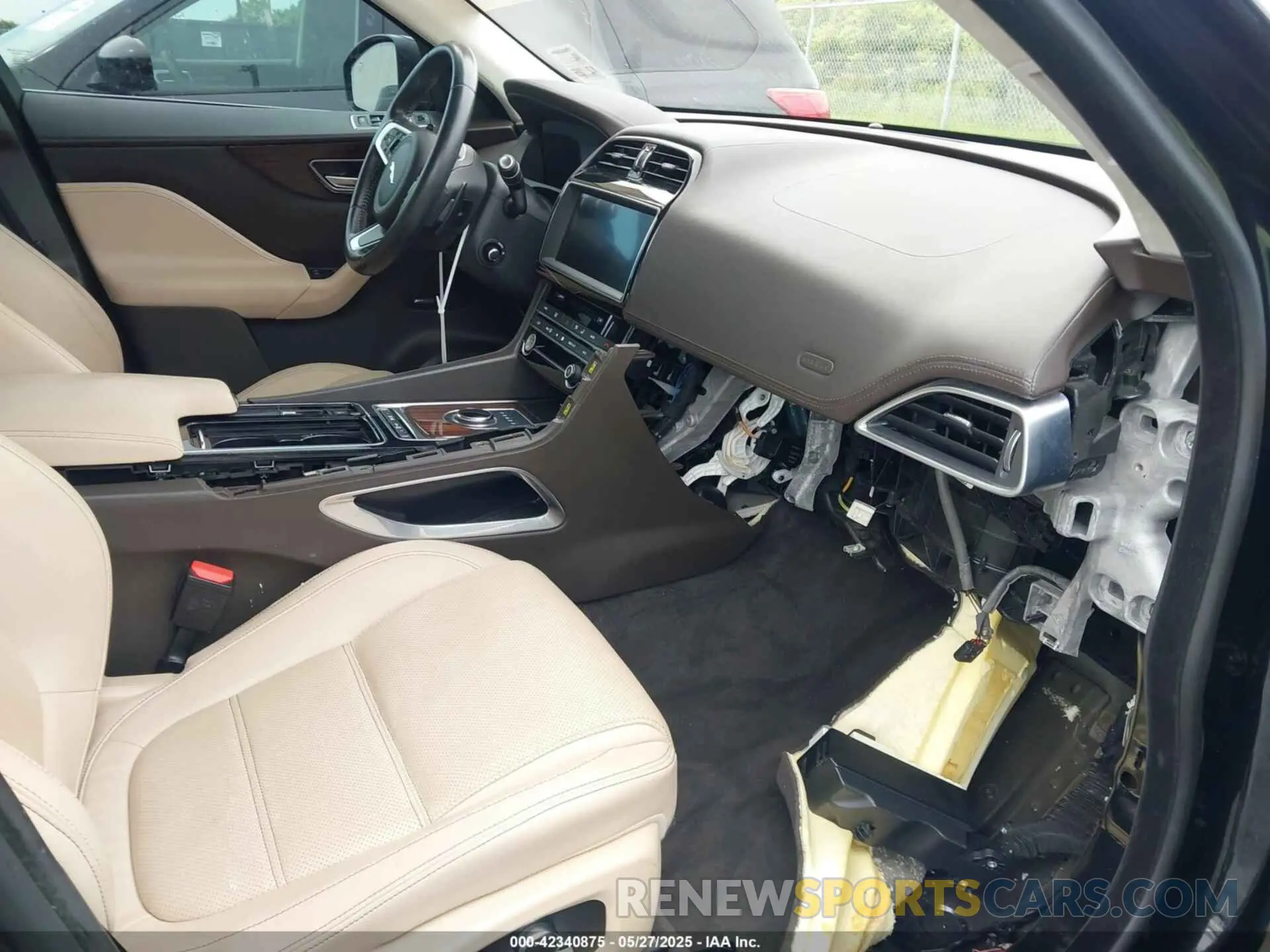 5 Photograph of a damaged car SADCK2FX2KA610460 JAGUAR F-PACE 2019