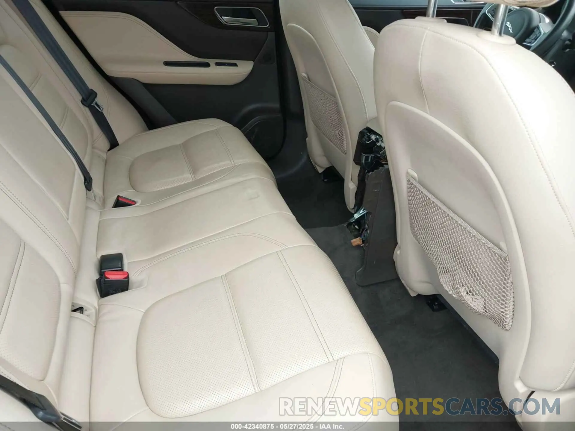 8 Photograph of a damaged car SADCK2FX2KA610460 JAGUAR F-PACE 2019