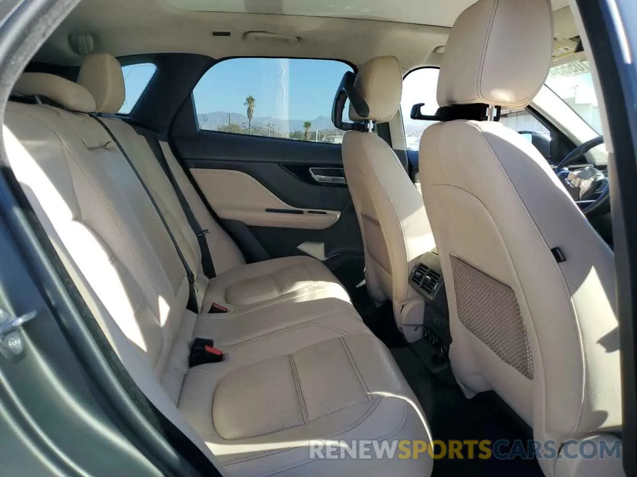 12 Photograph of a damaged car SADCK2FX4KA369159 JAGUAR F-PACE 2019