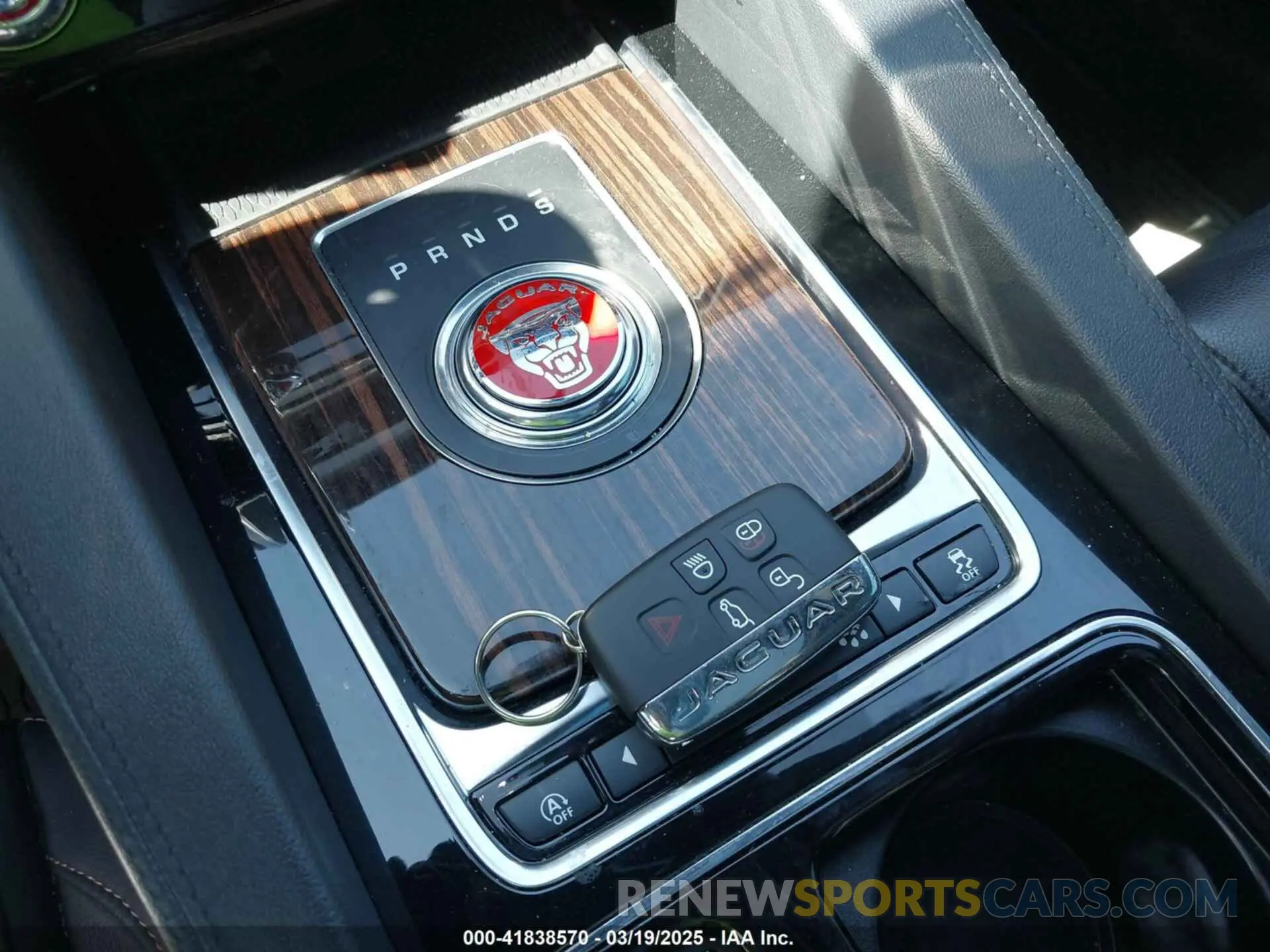 11 Photograph of a damaged car SADCK2FX9KA356228 JAGUAR F-PACE 2019