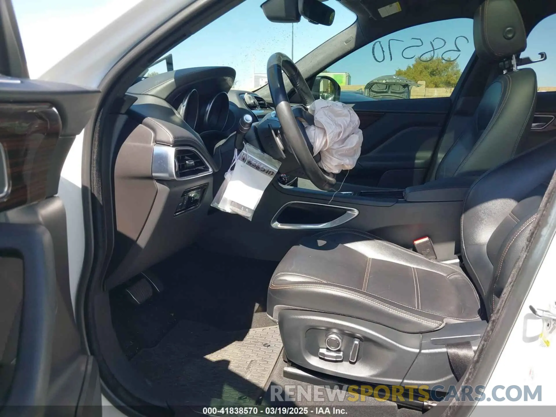 5 Photograph of a damaged car SADCK2FX9KA356228 JAGUAR F-PACE 2019