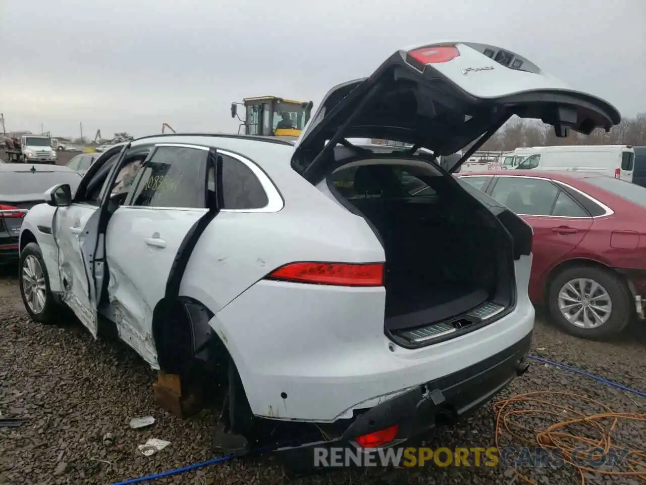 3 Photograph of a damaged car SADCK2FXXKA352026 JAGUAR F-PACE 2019