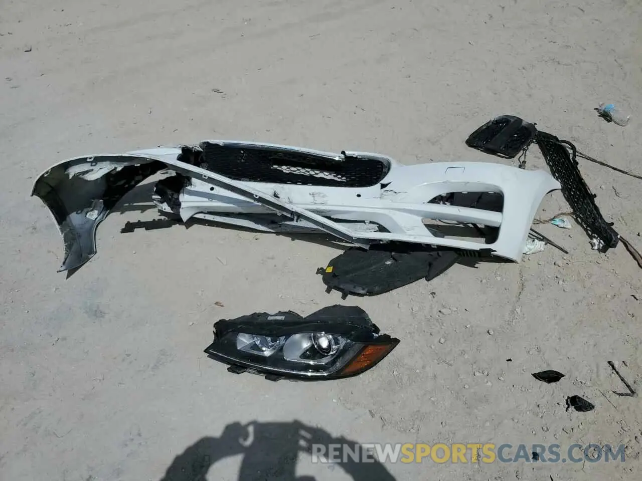 13 Photograph of a damaged car SADCK2FXXKA353600 JAGUAR F-PACE 2019