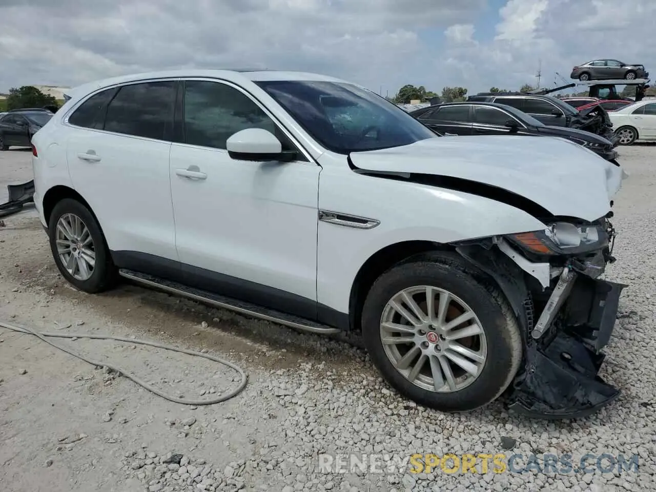 4 Photograph of a damaged car SADCK2FXXKA353600 JAGUAR F-PACE 2019