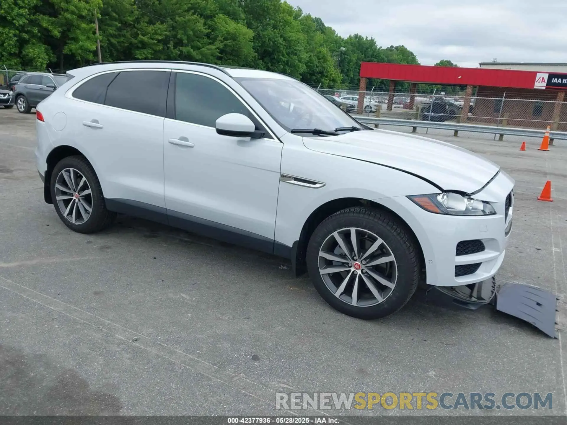 1 Photograph of a damaged car SADCK2GX3KA602396 JAGUAR F-PACE 2019