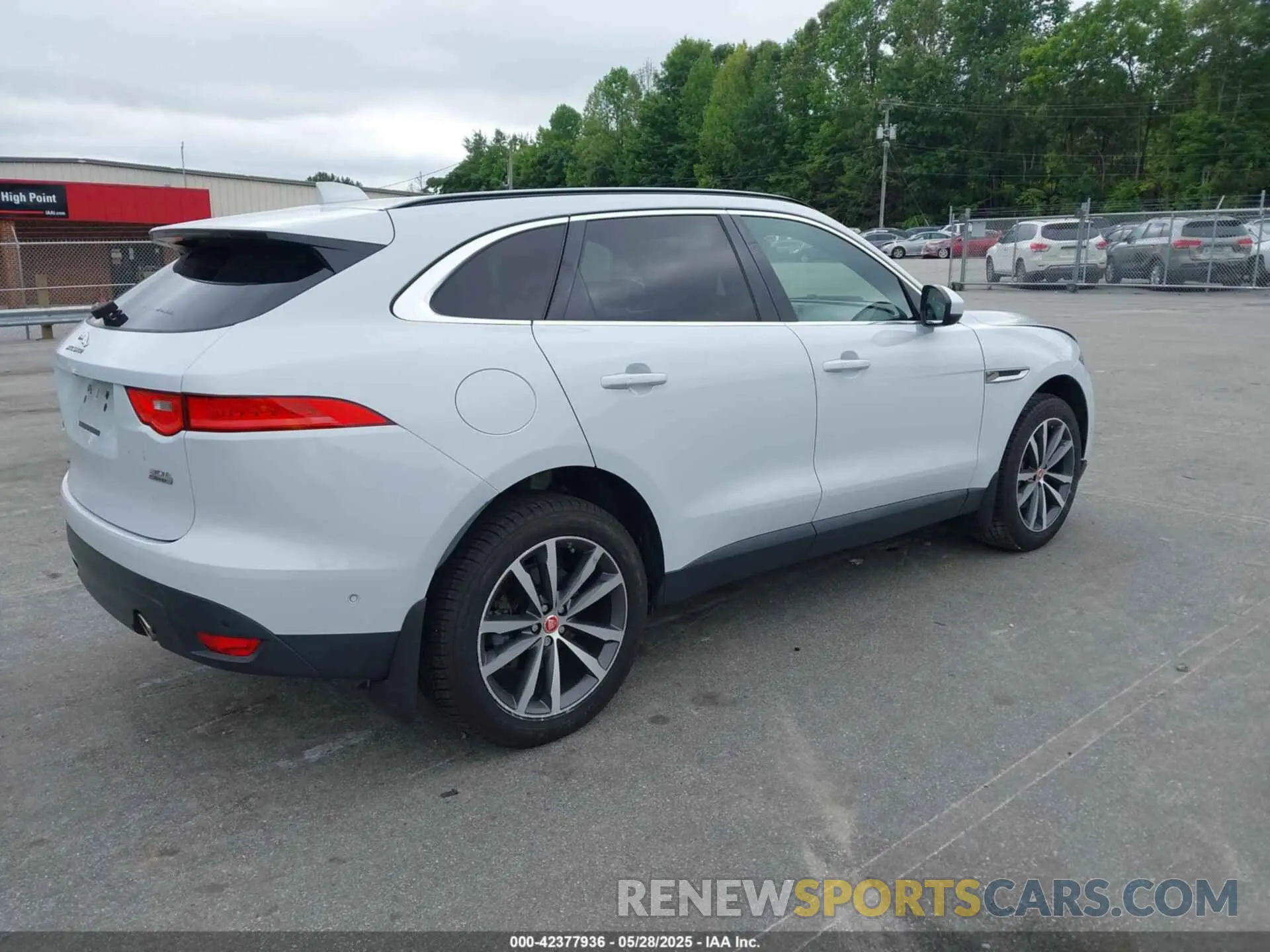4 Photograph of a damaged car SADCK2GX3KA602396 JAGUAR F-PACE 2019