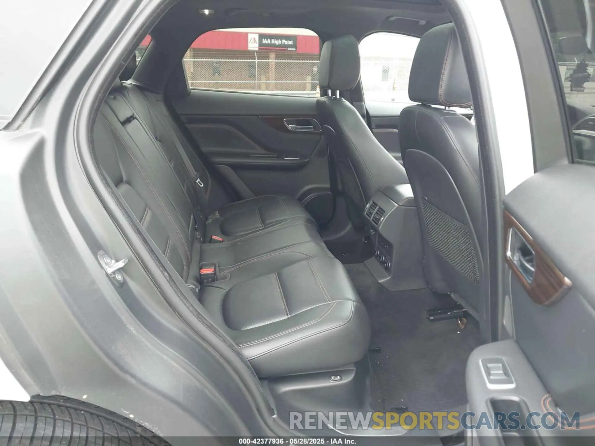 8 Photograph of a damaged car SADCK2GX3KA602396 JAGUAR F-PACE 2019