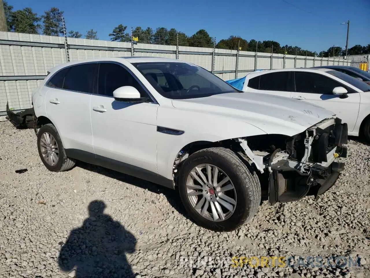 4 Photograph of a damaged car SADCK2GX4KA393458 JAGUAR F-PACE 2019