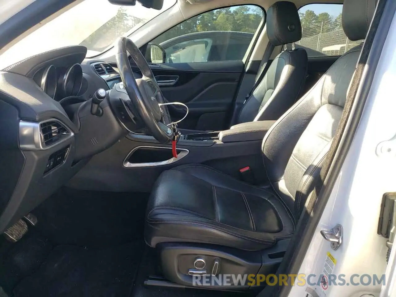 7 Photograph of a damaged car SADCK2GX4KA393458 JAGUAR F-PACE 2019