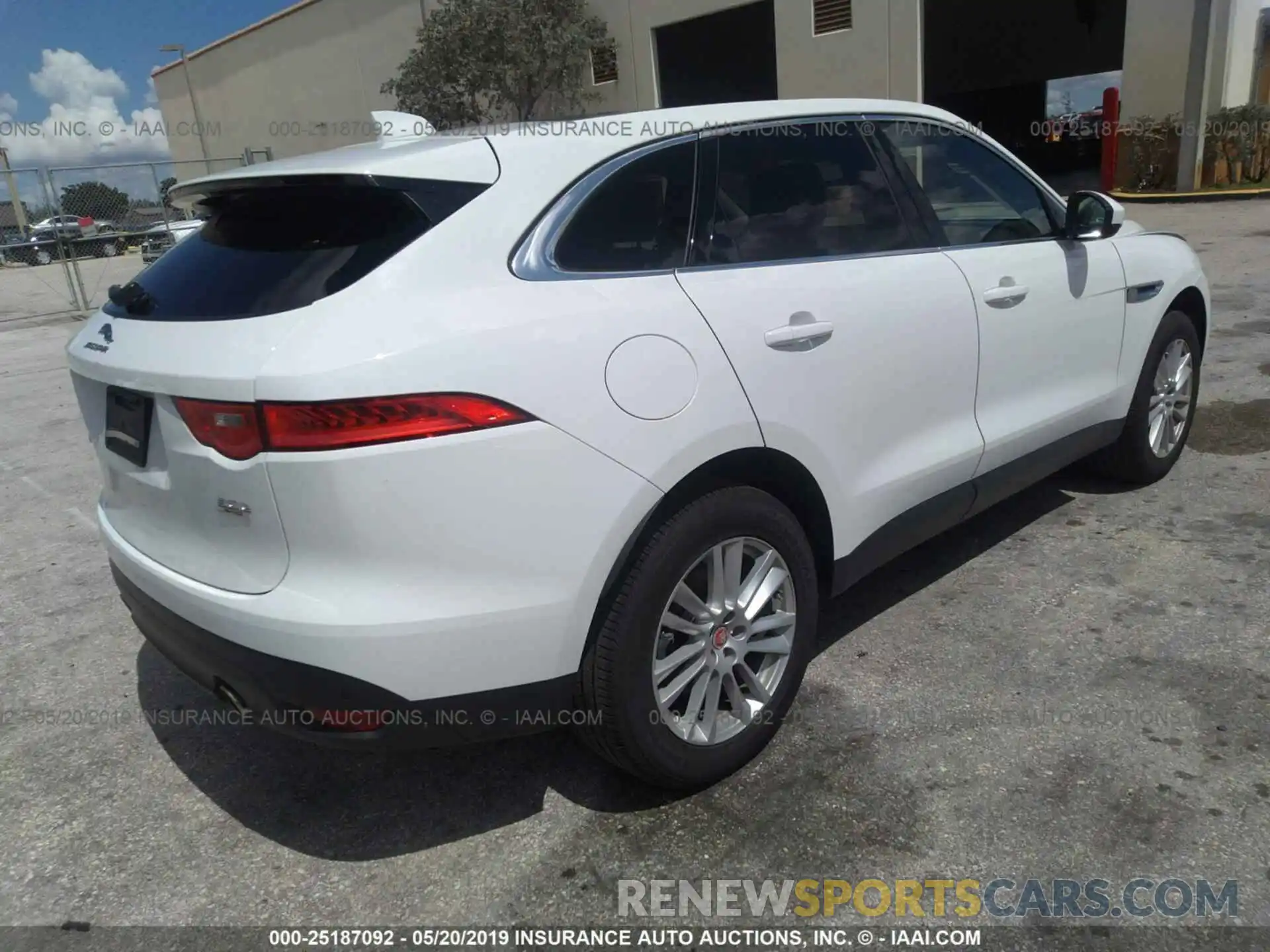 4 Photograph of a damaged car SADCK2GX6KA391114 JAGUAR F-PACE 2019