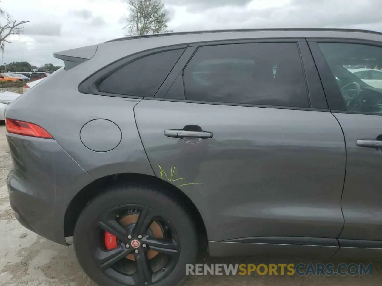 13 Photograph of a damaged car SADCL2FX2KA361879 JAGUAR F-PACE 2019