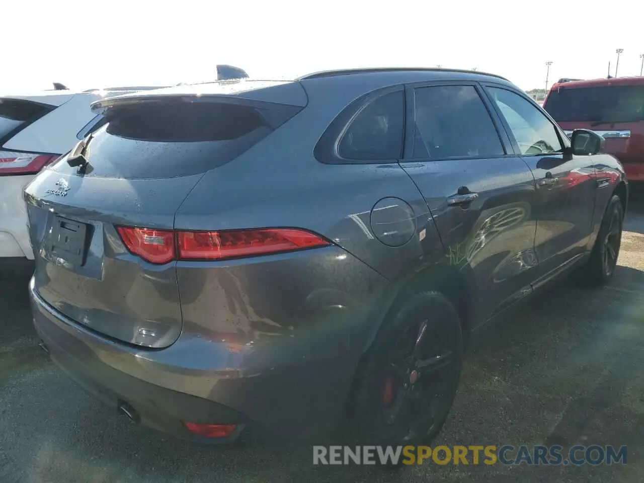 3 Photograph of a damaged car SADCL2FX2KA361879 JAGUAR F-PACE 2019