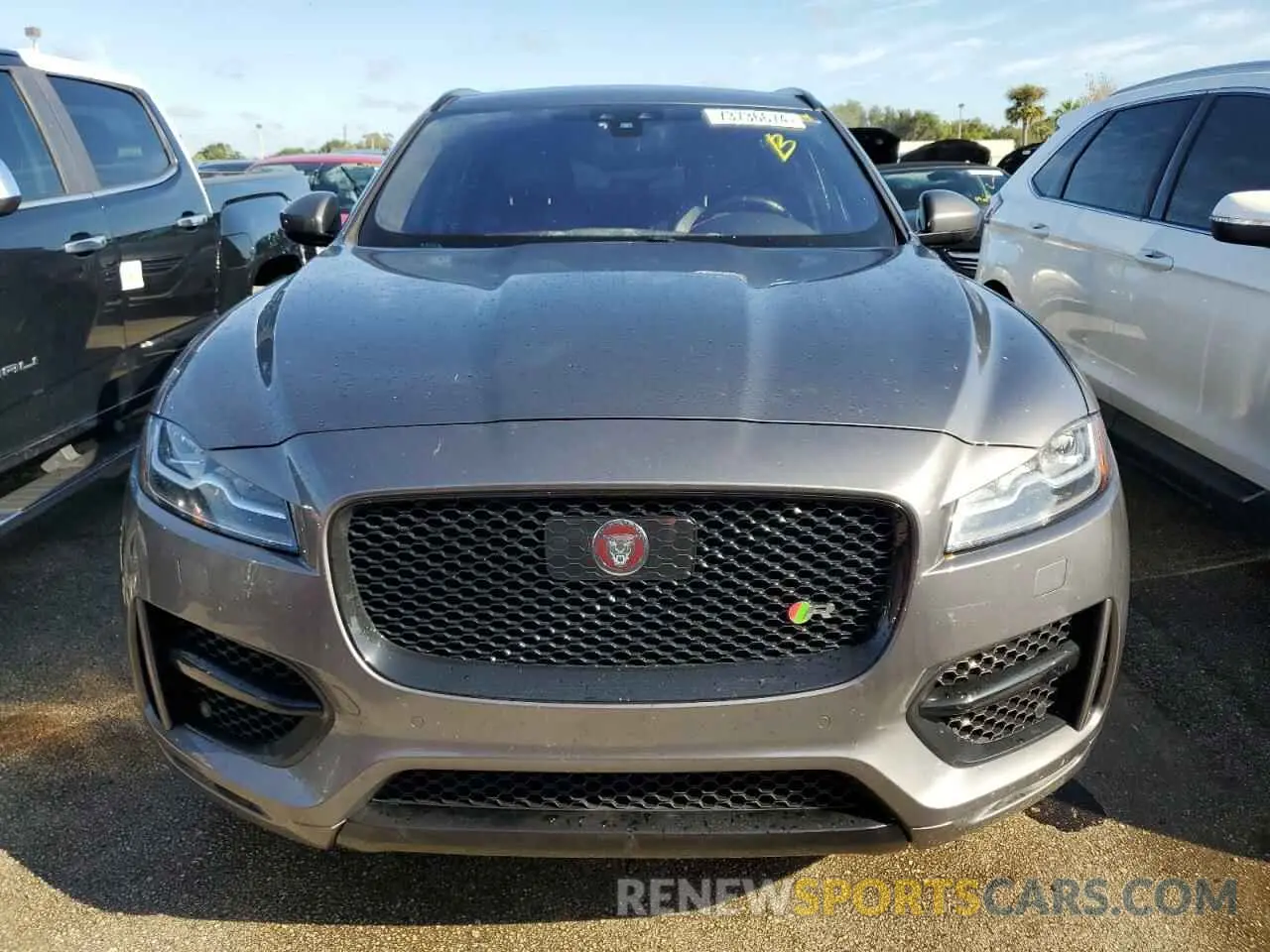5 Photograph of a damaged car SADCL2FX2KA361879 JAGUAR F-PACE 2019