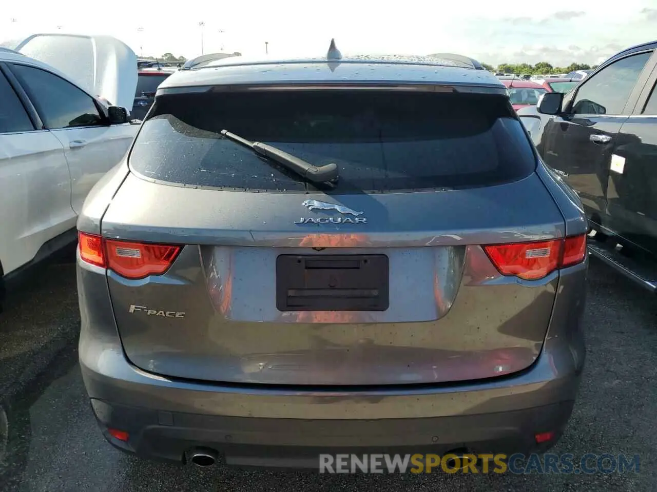 6 Photograph of a damaged car SADCL2FX2KA361879 JAGUAR F-PACE 2019