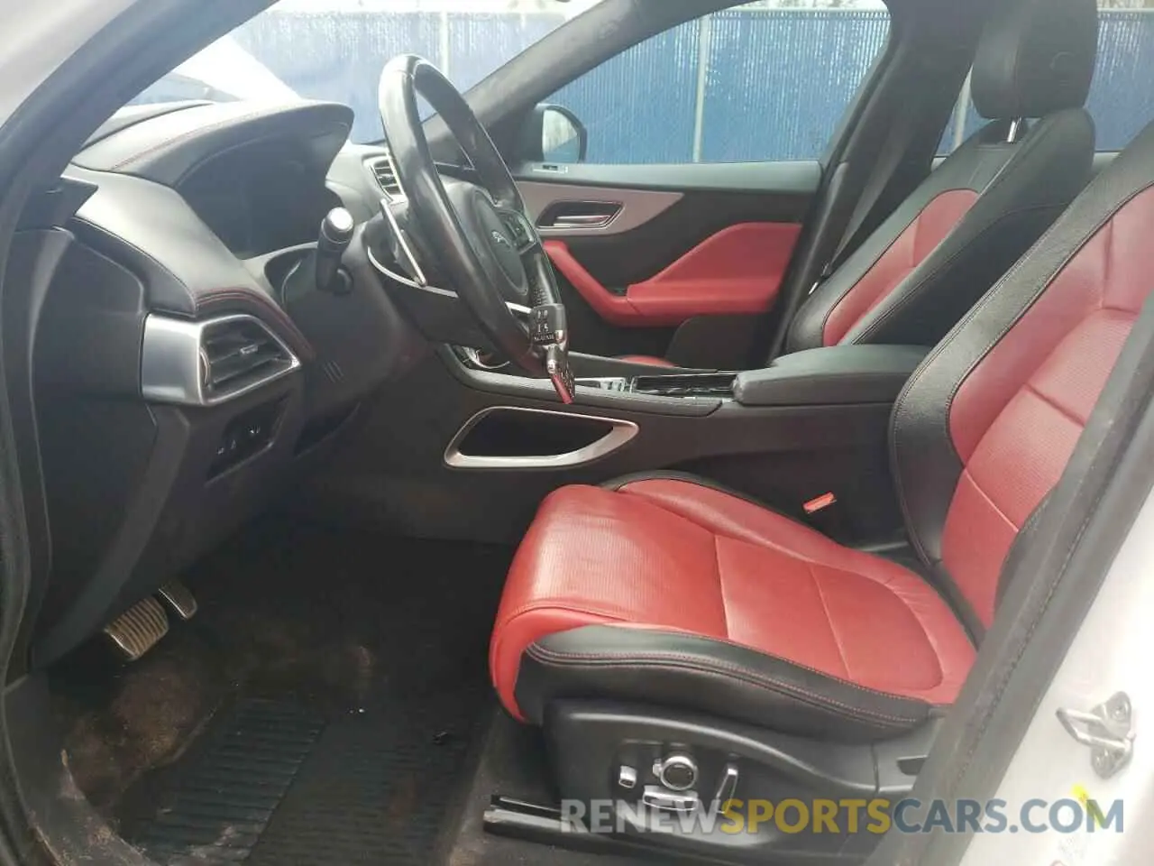 7 Photograph of a damaged car SADCL2FX7KA364583 JAGUAR F-PACE 2019