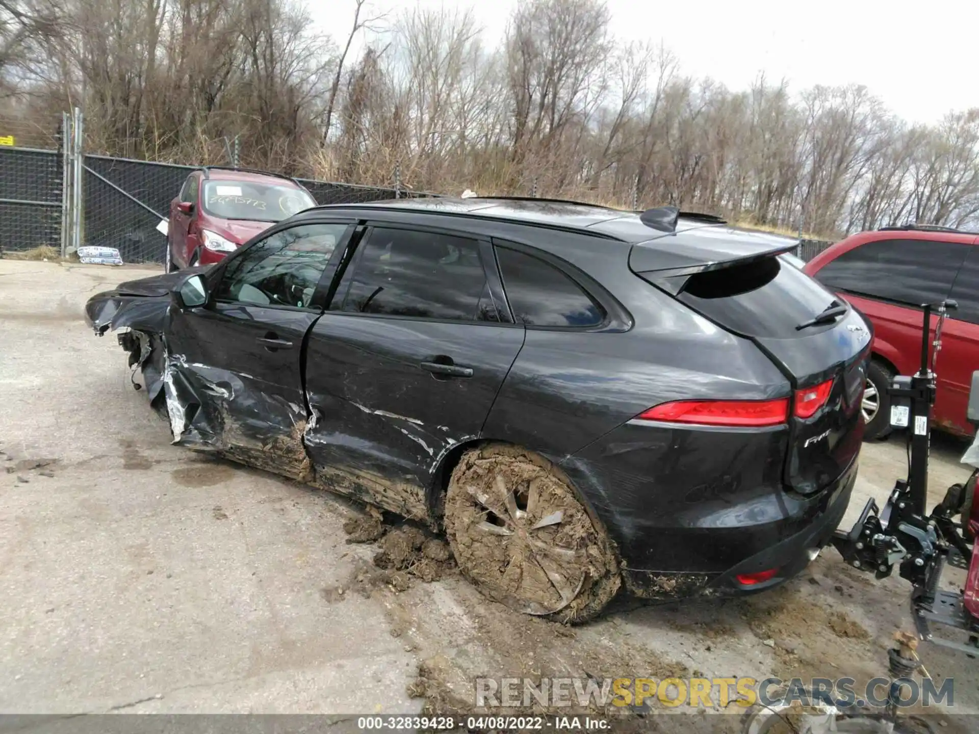 3 Photograph of a damaged car SADCL2GX4KA607524 JAGUAR F-PACE 2019