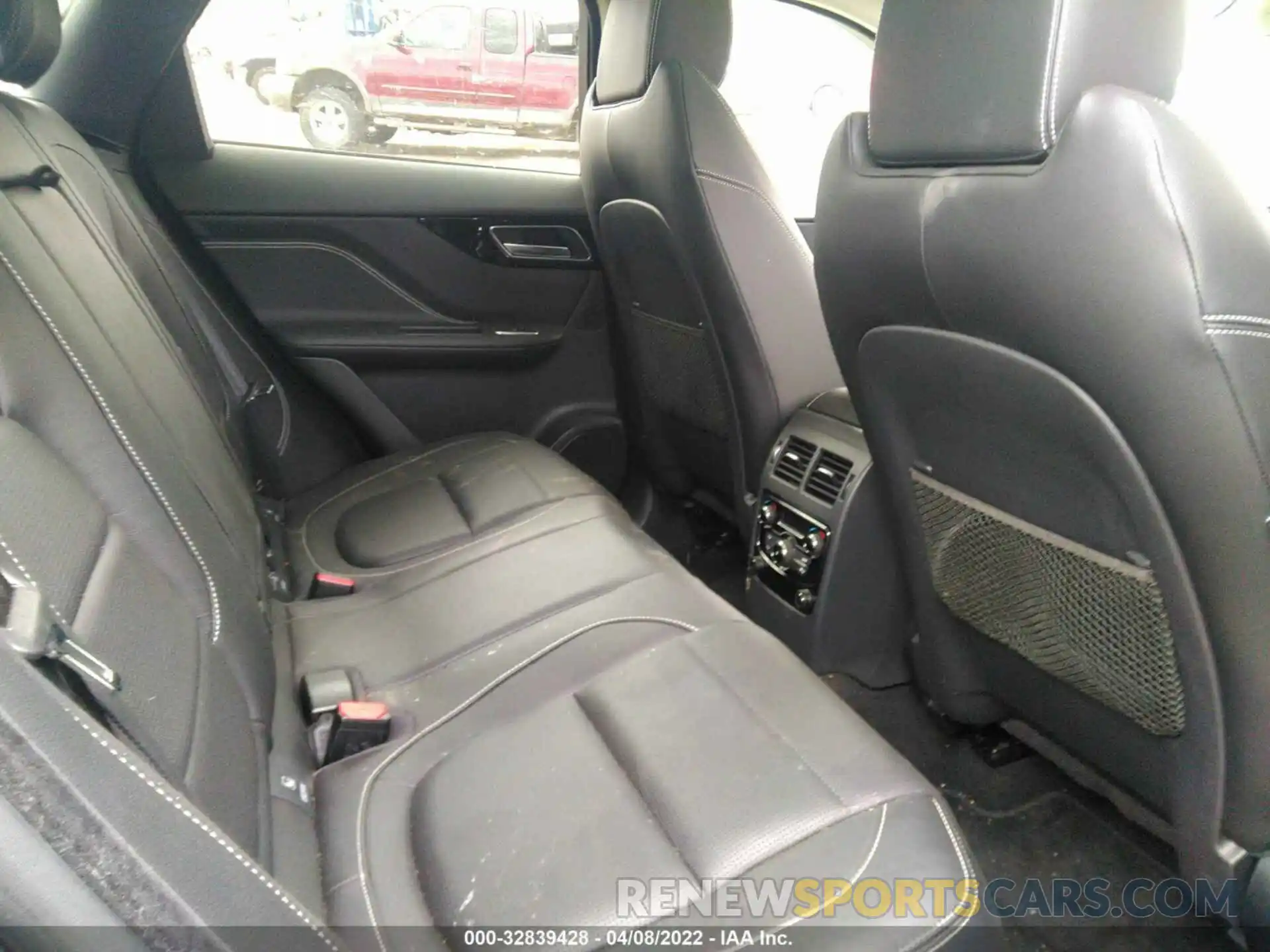 8 Photograph of a damaged car SADCL2GX4KA607524 JAGUAR F-PACE 2019