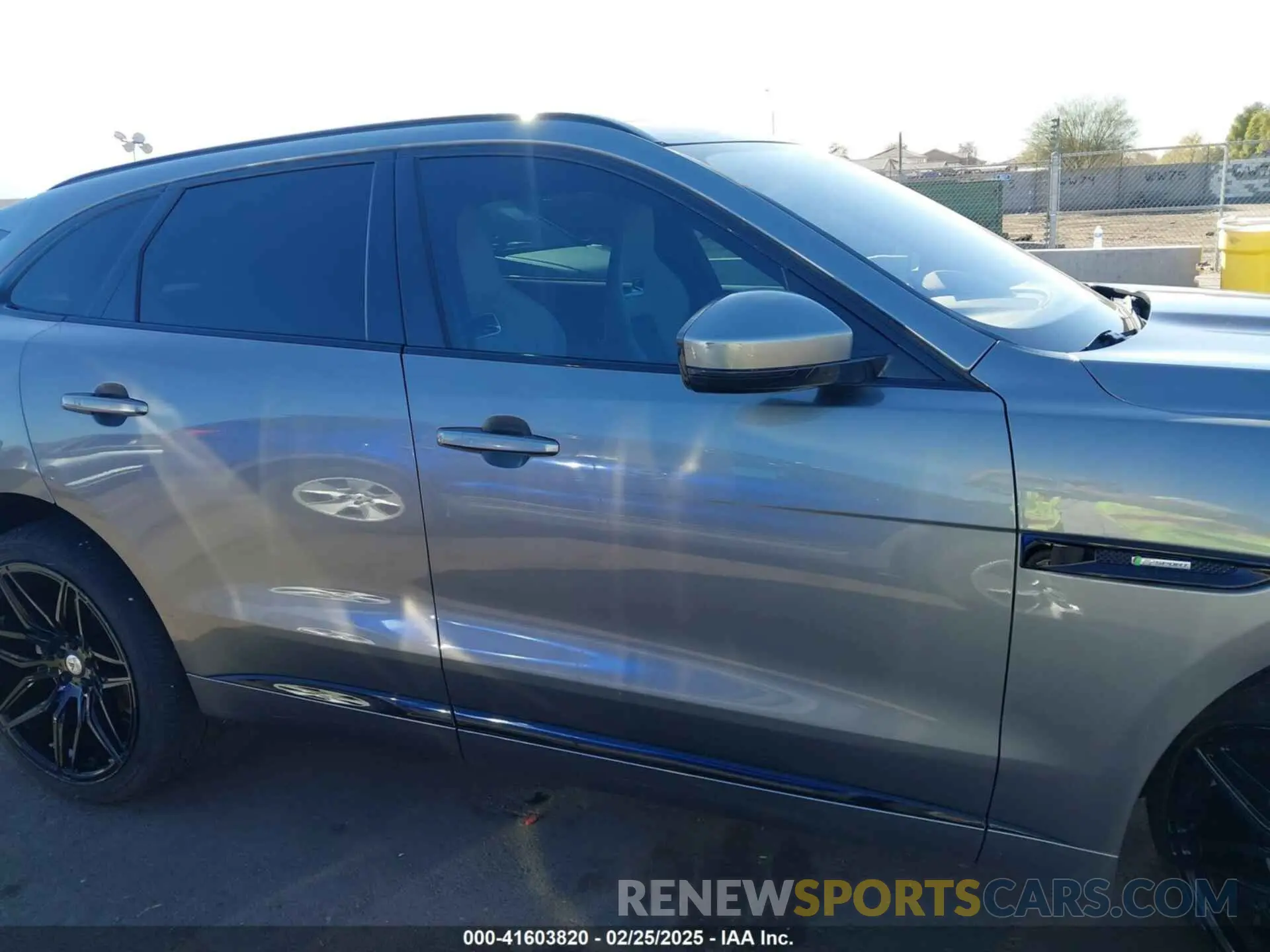 13 Photograph of a damaged car SADCL2GX6KA368347 JAGUAR F-PACE 2019