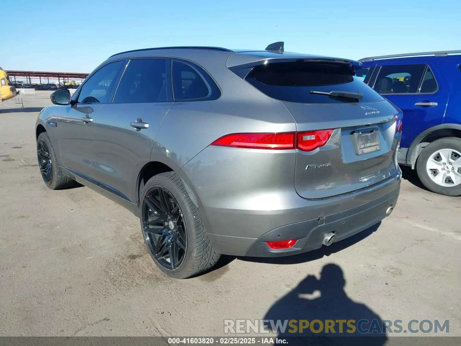 3 Photograph of a damaged car SADCL2GX6KA368347 JAGUAR F-PACE 2019