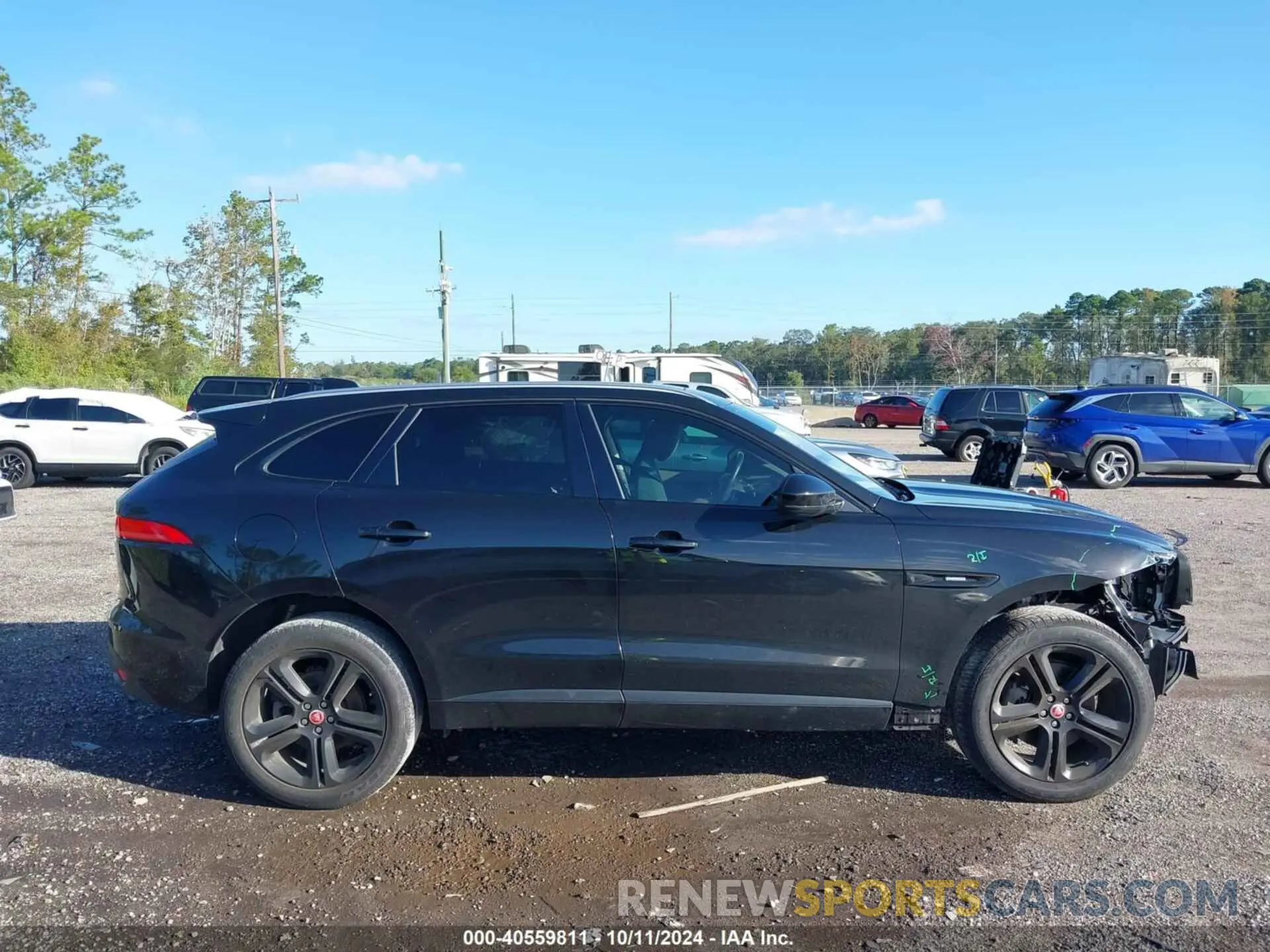 13 Photograph of a damaged car SADCL2GX6KA394382 JAGUAR F-PACE 2019