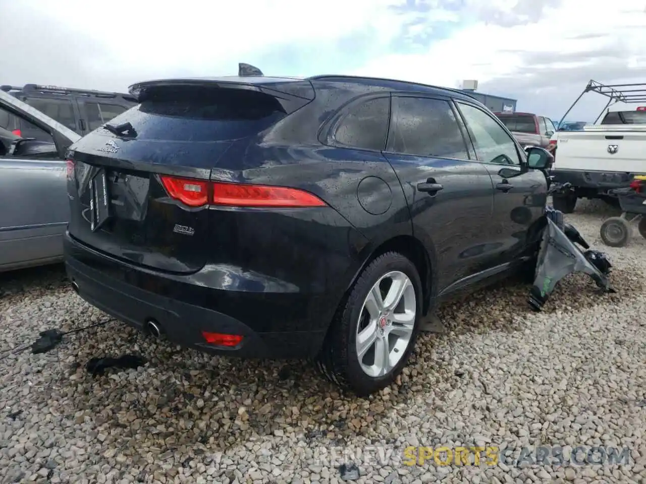 4 Photograph of a damaged car SADCL2GX7KA397078 JAGUAR F-PACE 2019