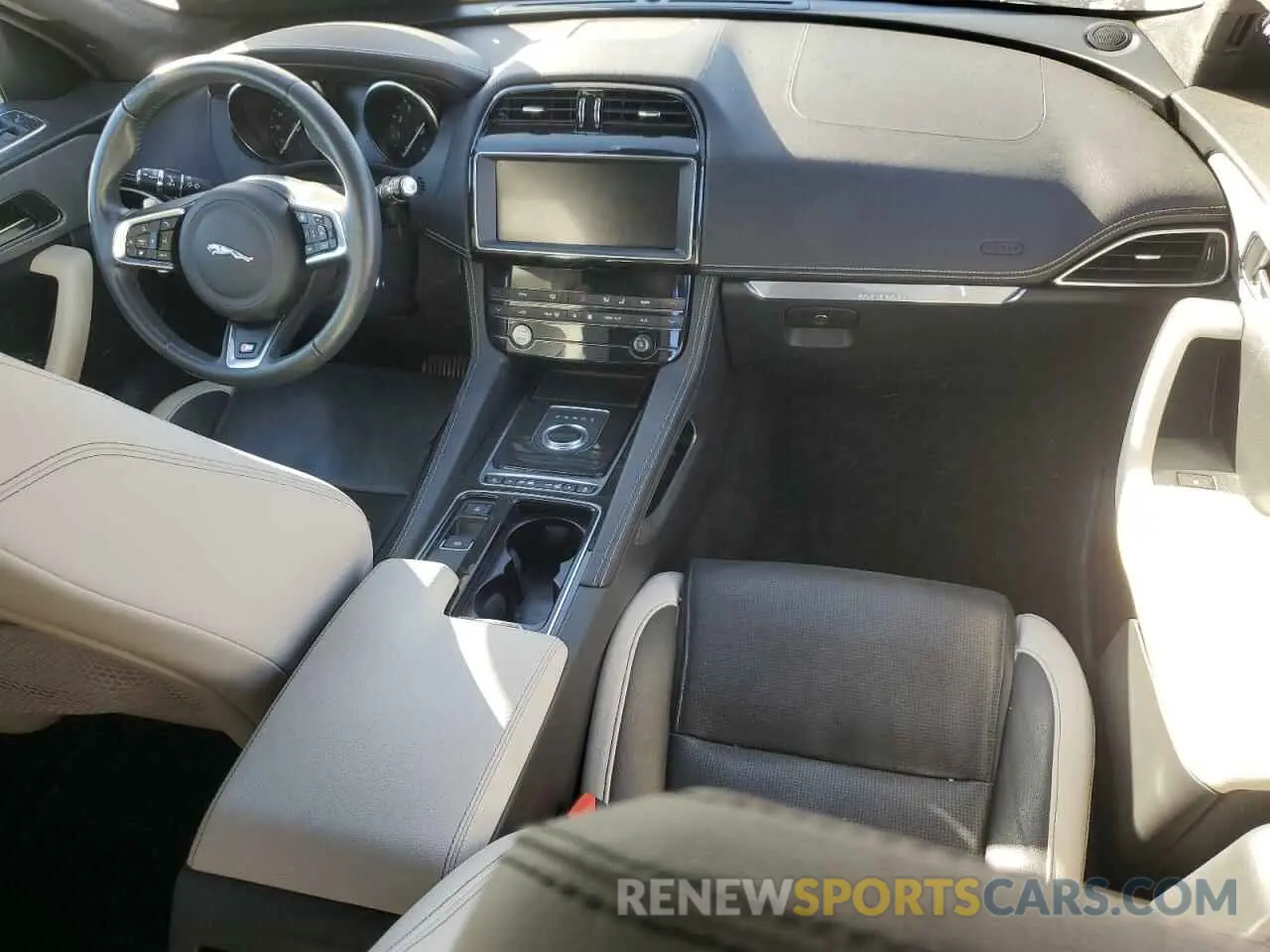 8 Photograph of a damaged car SADCM2FV1KA391631 JAGUAR F-PACE 2019
