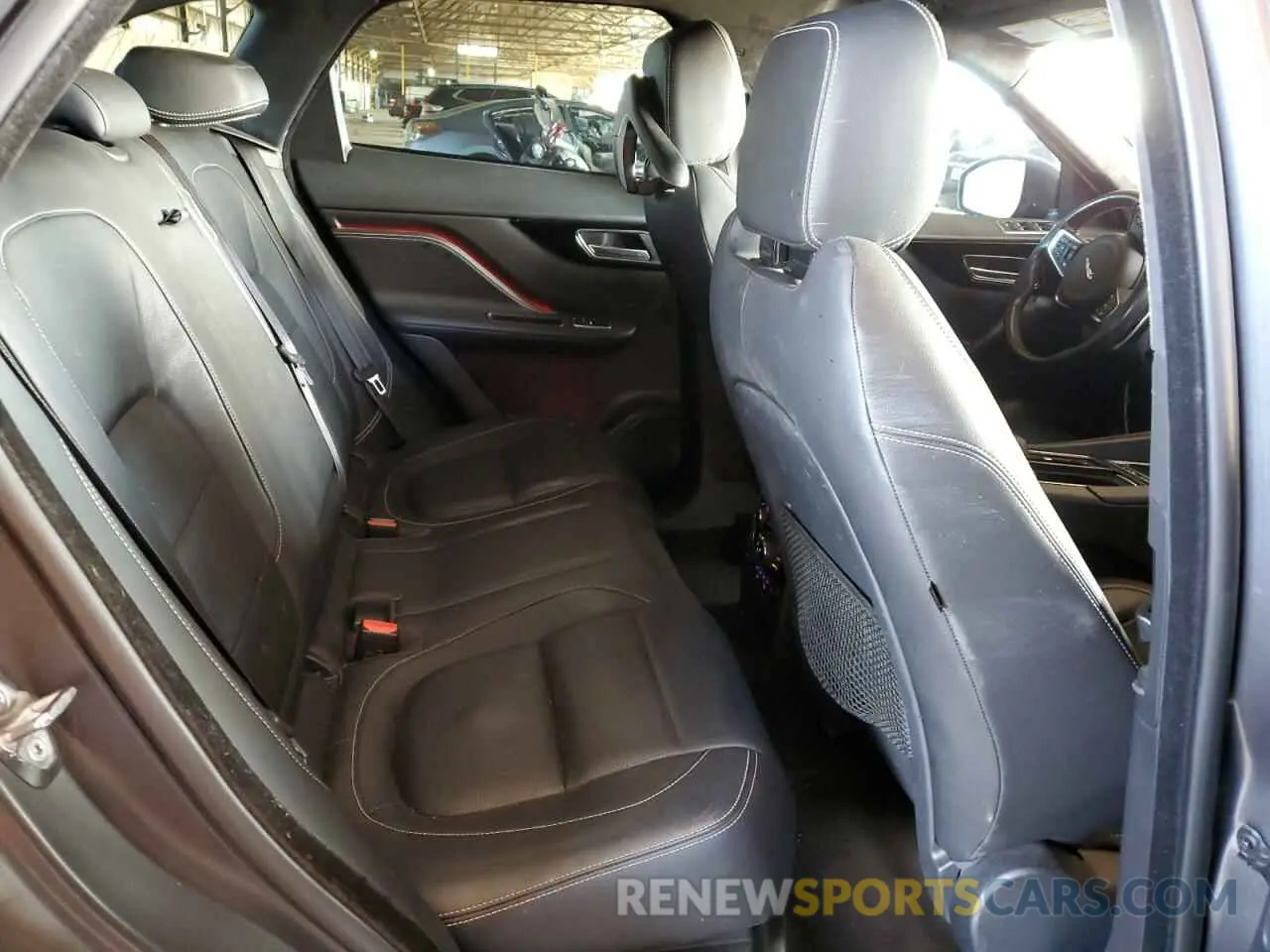11 Photograph of a damaged car SADCM2FV1KA610717 JAGUAR F-PACE 2019