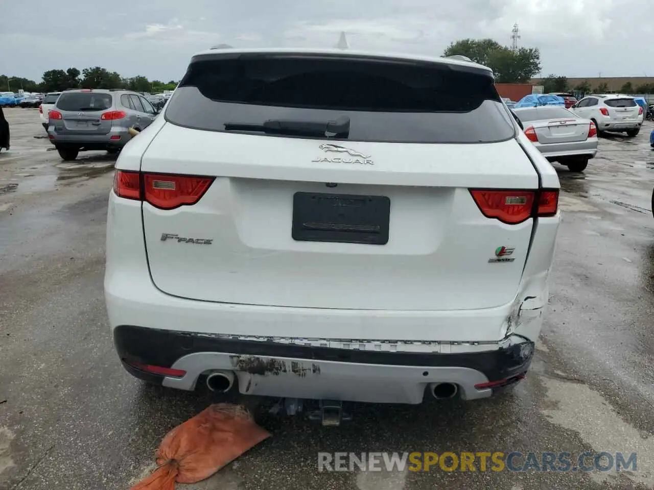 6 Photograph of a damaged car SADCM2FV1KA611009 JAGUAR F-PACE 2019