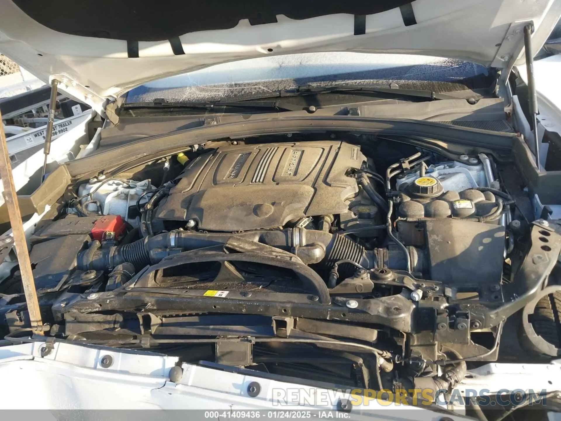 10 Photograph of a damaged car SADCM2FV2KA398507 JAGUAR F-PACE 2019